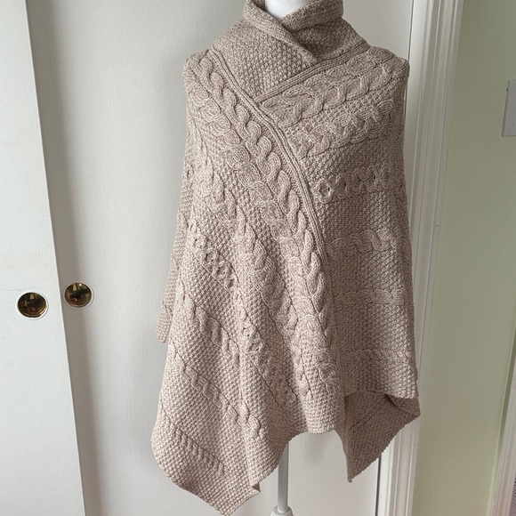 Inis Crafts Irish Merino Wool Chunky Mixed Knit Poncho M/L - Picture 3 of 9